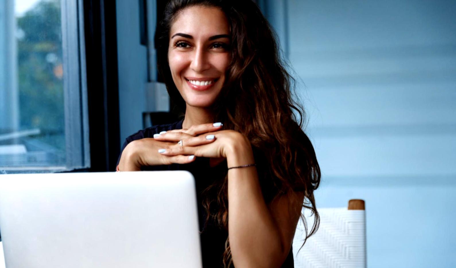 Trading chart analysis showing support and resistance level identification process